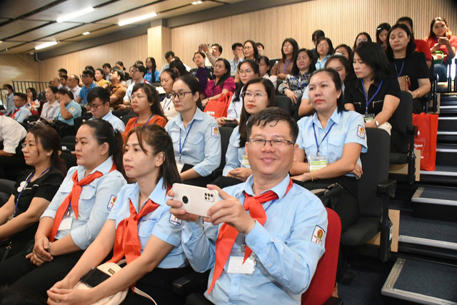 Lễ trao thưởng giải Lê Quý Đôn: điểm hẹn thường niên của thầy cô tổng phụ trách Đội- Ảnh 1.