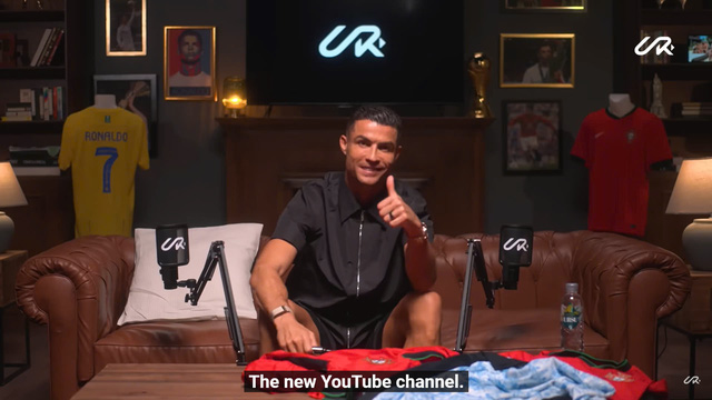 Ronaldo đăng gì trên kênh YouTube mới ra mắt đã đạt nút vàng?- Ảnh 2.