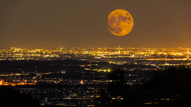 The 2020 Harvest Moon over Yokkaichi City, Japan.