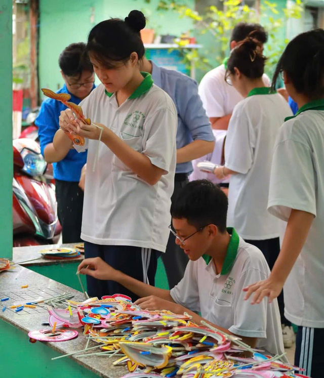 'Bắt sóng' những câu lạc bộ tại Trường THPT Nguyễn An Ninh- Ảnh 3.