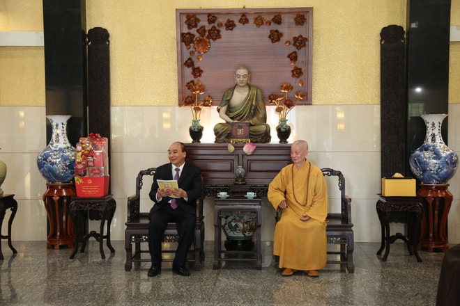 Chủ tịch nước Nguyễn Xuân Phúc thăm, chúc Tết Giáo hội Phật giáo Việt Nam - Ảnh 2.