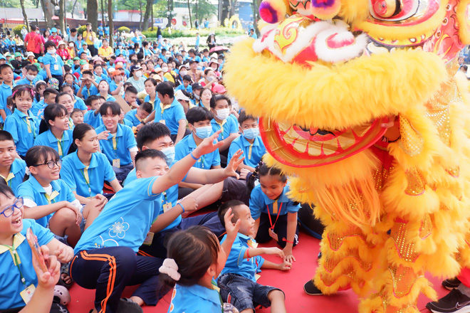 'Tổ ấm ngày xuân' 2023 đến với 1.500 trẻ em khó khăn - Ảnh 4.