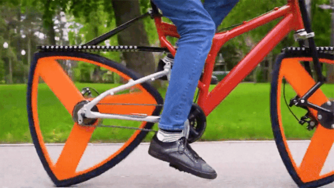 YouTuber tự chế xe đạp độc đáo: Bánh tam giác nhưng không xóc nảy - Ảnh 2.