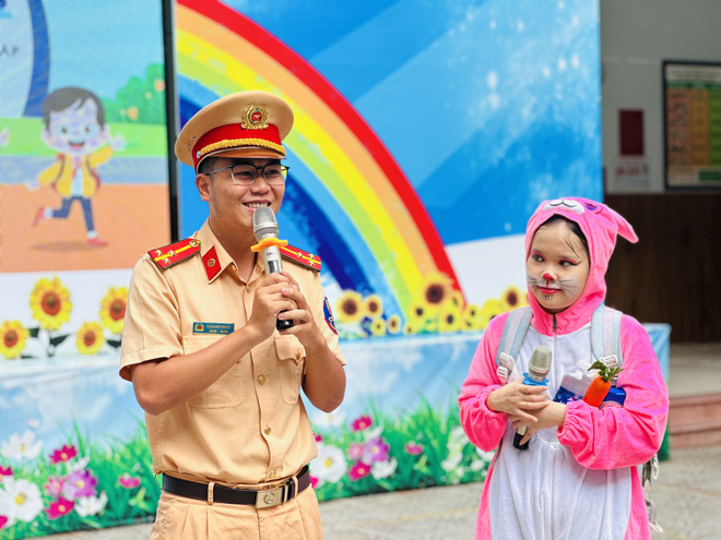 Cùng học trò Trường tiểu học Chi Lăng đến trường an toàn- Ảnh 4.