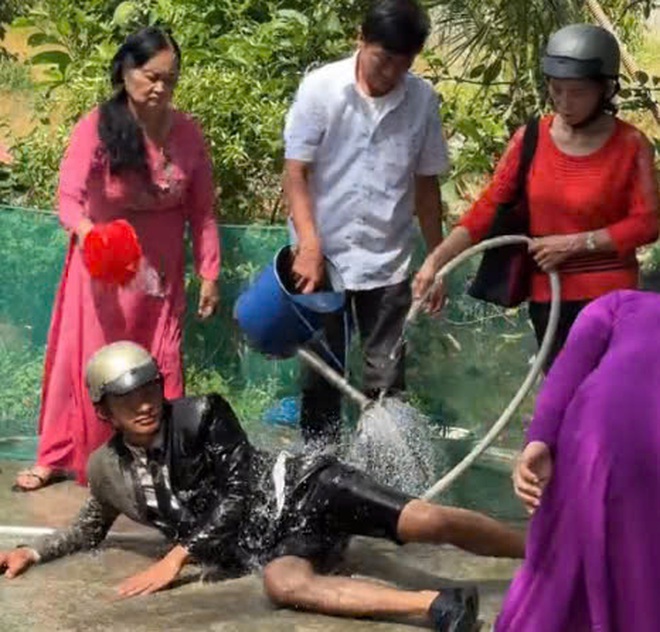 Dàn diễn viên 'cây nhà lá vườn' của Lê Tuấn Khang - Ảnh 16.