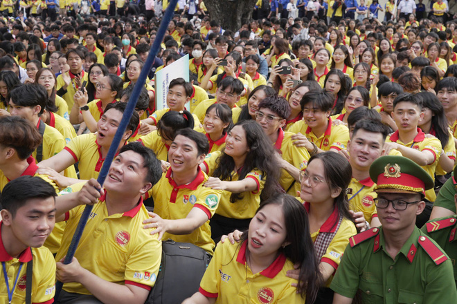 Hoa hậu Ngọc Châu, Bảo Ngọc và ca sĩ Phương Mỹ Chi tham gia Xuân Tình Nguyện 2025- Ảnh 6.