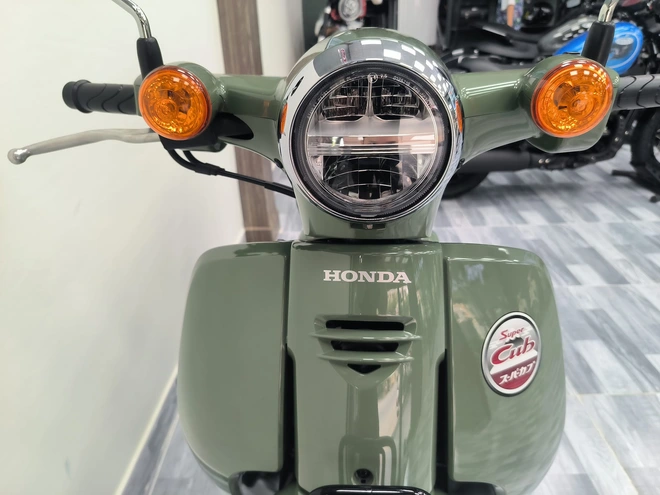 Đắt hơn 50 triệu đồng, Honda Super Cub 110 nhập Nhật hơn gì bản Thái?- Ảnh 5.