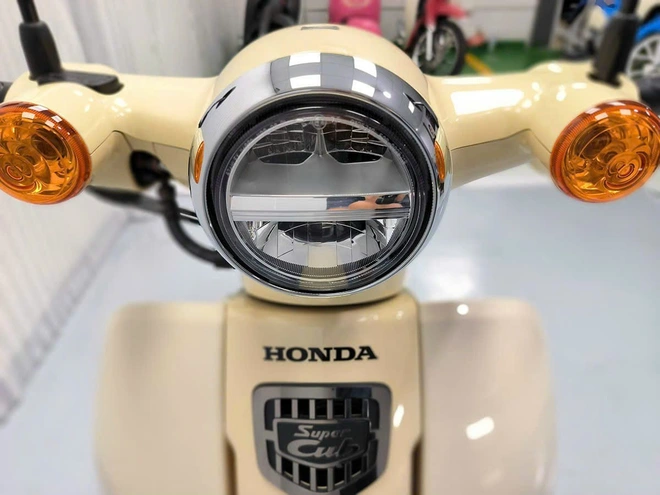 Đắt hơn 50 triệu đồng, Honda Super Cub 110 nhập Nhật hơn gì bản Thái?- Ảnh 6.