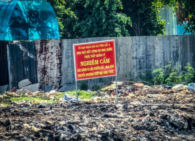 ‘Đại công trường’ đốt rác ở Bình Chánh được dọn sạch, treo bảng 'vi phạm phạt 1 tỉ đồng'- Ảnh 7.