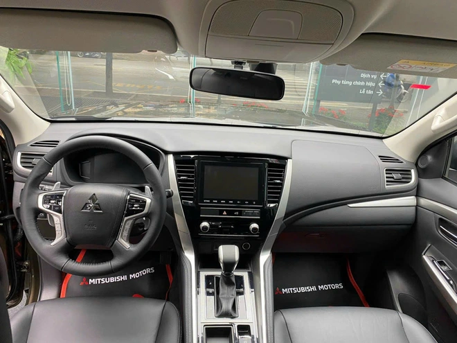 Tin tức giá xe: Mitsubishi Pajero Sport chỉ còn từ 890 triệu đồng tại đại lý, ngang ngửa Mazda CX-5- Ảnh 3. Tin tức giá xe: Mitsubishi Pajero Sport chỉ còn từ 890 triệu đồng tại đại lý, ngang ngửa Mazda CX-5- Ảnh 3.