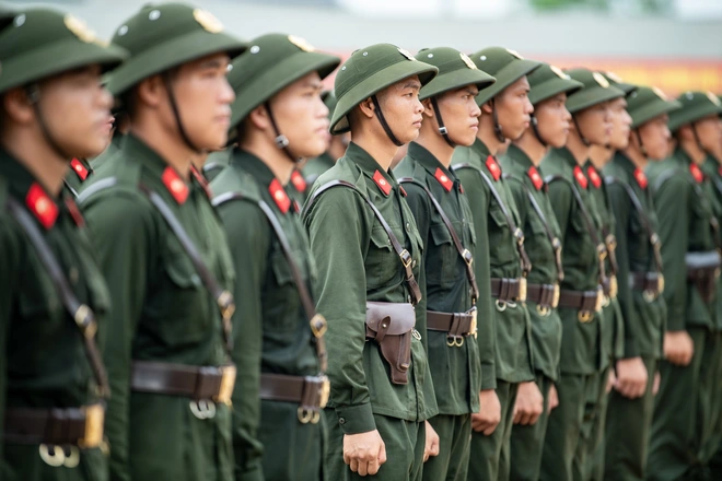 Hơn 1.000 chiến sĩ công an biểu diễn võ thuật, diễu binh trong lễ bế giảng khóa huấn luyện- Ảnh 9. Hơn 1.000 chiến sĩ công an biểu diễn võ thuật, diễu binh trong lễ bế giảng khóa huấn luyện- Ảnh 9.