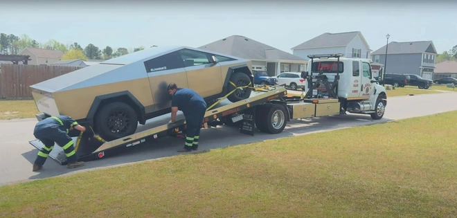 Tesla Cybertruck hỏng hóc quá nhiều, hãng phải đổi xe mới sau 3 tháng- Ảnh 3. Tesla Cybertruck hỏng hóc quá nhiều, hãng phải đổi xe mới sau 3 tháng- Ảnh 3.