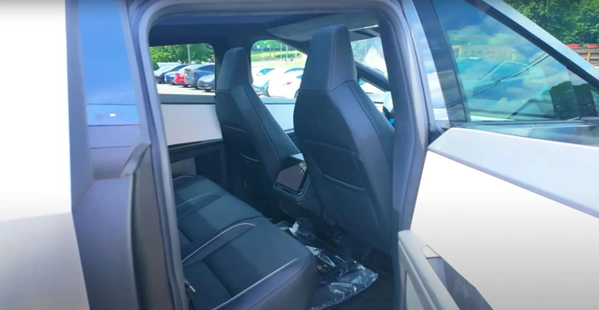 Tesla Cybertruck hỏng hóc quá nhiều, hãng phải đổi xe mới sau 3 tháng- Ảnh 7. Tesla Cybertruck hỏng hóc quá nhiều, hãng phải đổi xe mới sau 3 tháng- Ảnh 7.