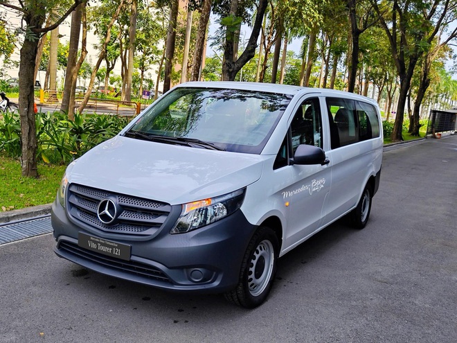 Xe van 'nóng' trở lại ở Việt Nam: Transit sắp có thế hệ mới, V-Class giảm giá kỷ lục- Ảnh 8.