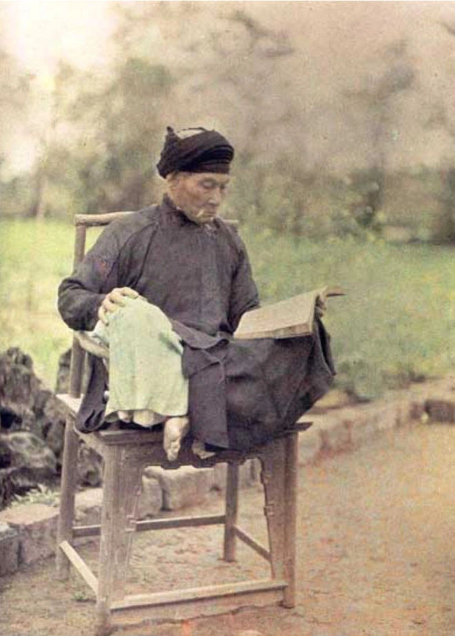 Tranh cãi 'Người Việt da nâu, mắt đen' trong bài hát Một vòng Việt Nam - Ảnh 8.