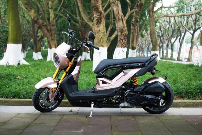 Xe máy Trung Quốc 'chắp vá' mỗi nơi một chút, khó nhận ra xe gì- Ảnh 4. Xe máy Trung Quốc 'chắp vá' mỗi nơi một chút, khó nhận ra xe gì- Ảnh 4.
