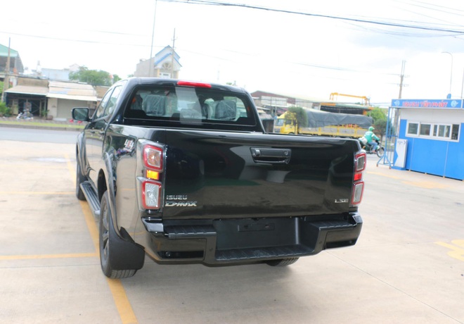 Tin tức giá xe: Isuzu D-Max giảm 120 triệu tại đại lý, tăng sức cạnh tranh với Ford Ranger- Ảnh 5. Tin tức giá xe: Isuzu D-Max giảm 120 triệu tại đại lý, tăng sức cạnh tranh với Ford Ranger- Ảnh 5.