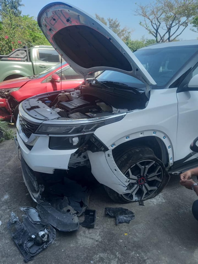 Kia Seltos cũ nổ túi khí được rao bán, dân mạng khen 'thật thà', nhưng tranh cãi mức giá 535 triệu- Ảnh 2. Kia Seltos cũ nổ túi khí được rao bán, dân mạng khen 'thật thà', nhưng tranh cãi mức giá 535 triệu- Ảnh 2.