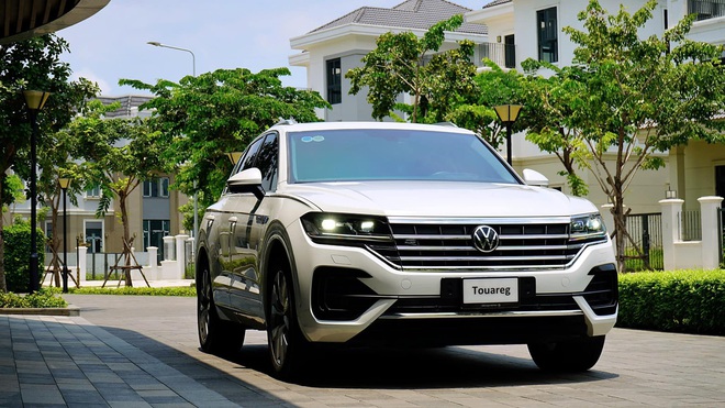 Tin tức giá xe: Volkswagen Touareg giảm tới 560 triệu, đối đầu BMW X5 bằng giá tiệm cận X3- Ảnh 2. Tin tức giá xe: Volkswagen Touareg giảm tới 560 triệu, đối đầu BMW X5 bằng giá tiệm cận X3- Ảnh 2.