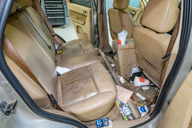 Ford Escape cũ khiến đại lý thu mua hết hồn: Bẩn đến mức phải đeo mặt nạ phòng độc- Ảnh 19. Ford Escape cũ khiến đại lý thu mua hết hồn: Bẩn đến mức phải đeo mặt nạ phòng độc- Ảnh 19.