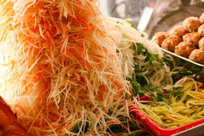 Về Bình Dương ăn bánh mì Ba cô gái truyền 3 đời trong 70 năm- Ảnh 12.