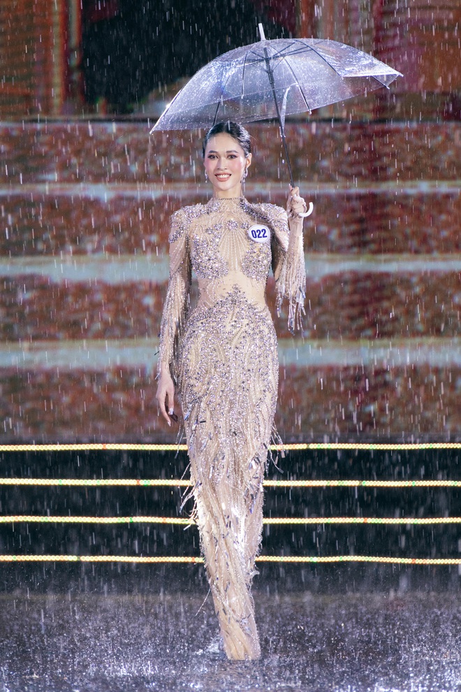 Hoa hậu Du lịch Việt Nam toàn cầu diễn ra trong mưa, Võ Cao Kỳ Duyên đăng quang - Ảnh 6.