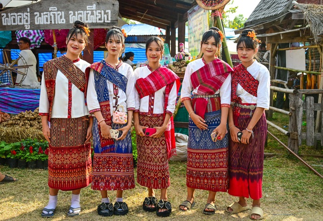 Lễ hội Tung Isan của Thái Lan - Ảnh 24.