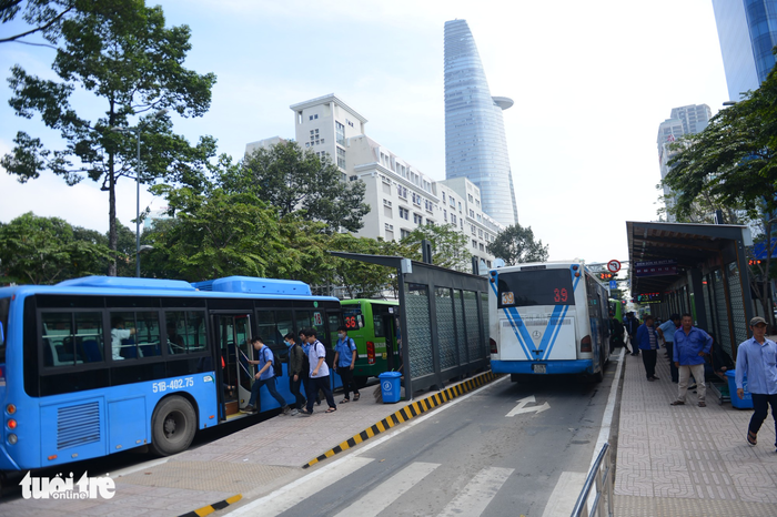 TP.HCM khánh thành trạm xe buýt Hàm Nghi hiện đại - Ảnh 2.