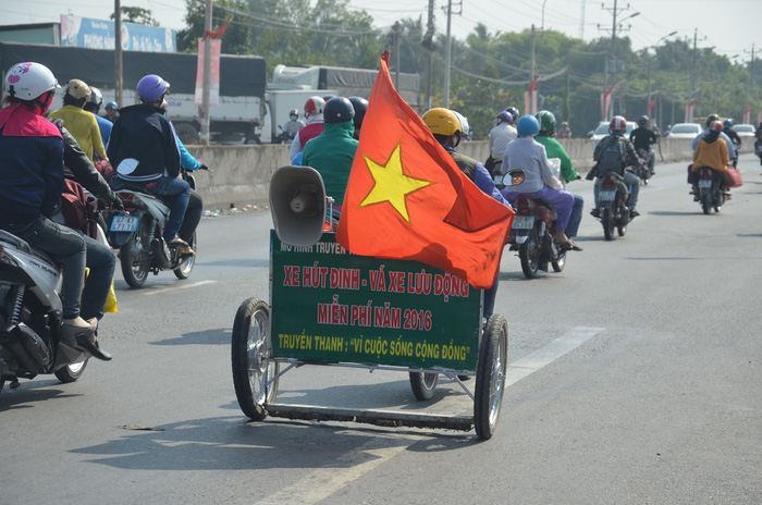 Người mang bình yên đến cho bà con về quê ăn tết - Ảnh 3.