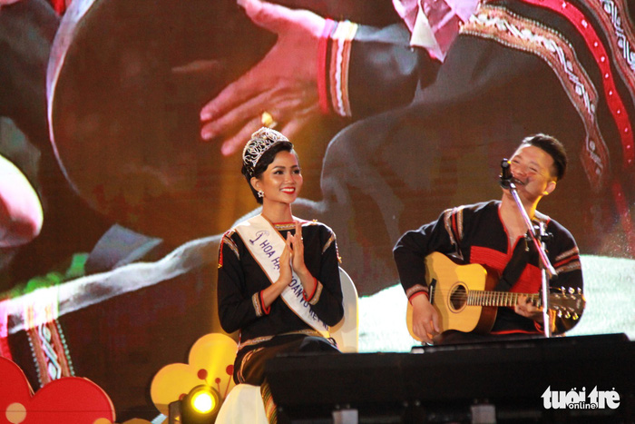 Hoa hậu HHen Niê đặt mục tiêu 2018 là đấu trường quốc tế - Ảnh 2.