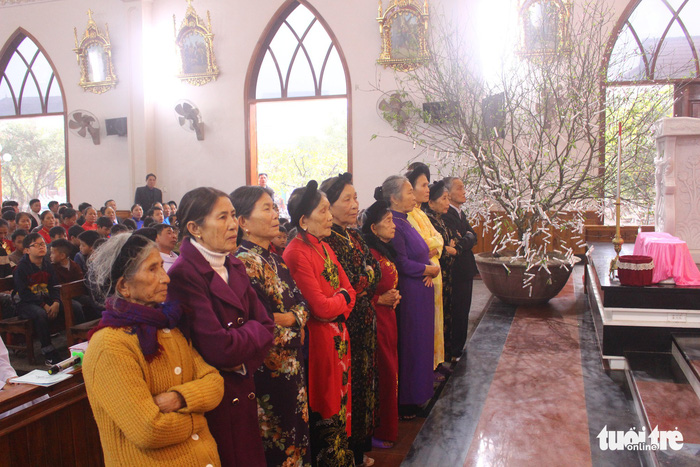 Chúc thọ ông bà cha mẹ, đạo hiếu với người còn sống - Ảnh 1.