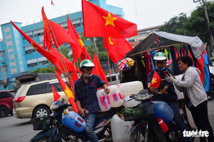 Người hâm mộ đội U-23 Việt Nam chờ trận bán kết lịch sử - Ảnh 11.