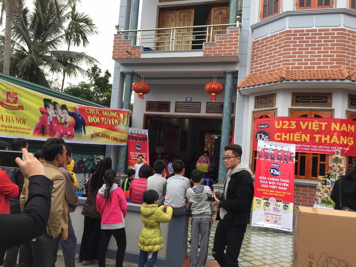 Xem trận chung kết với gia đình các tuyển thủ U23 - Ảnh 9.