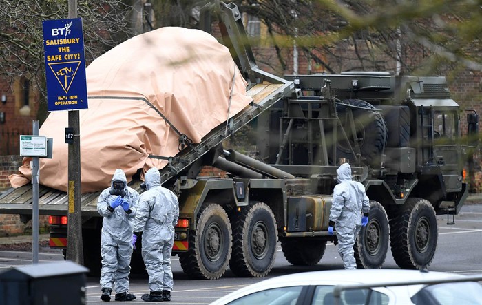 Giải mật chất độc thần kinh Novichok diệt khẩu cựu điệp viên Nga - Ảnh 1. Giải mật chất độc thần kinh Novichok diệt khẩu cựu điệp viên Nga - Ảnh 1.