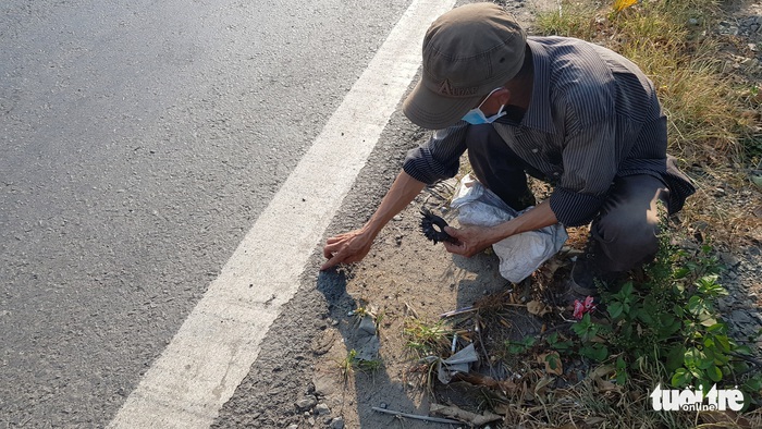 Đinh hình thoi xuất hiện gần cầu Bình Phước 1 ở quận 12 - Ảnh 4.