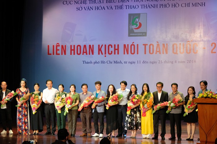 Hồng Vân, Chí Trung, Hoài Linh, Xuân Bắc... dự Liên hoan Kịch nói - Ảnh 3.