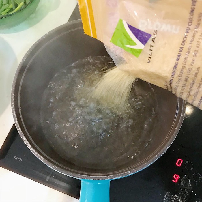Làm bánh trôi ngũ sắc tết Hàn thực - Ảnh 15. Làm bánh trôi ngũ sắc tết Hàn thực - Ảnh 15.