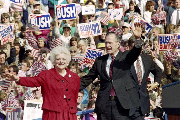 Barbara Bush dành cả đời chăm chút chồng và 5 con - Ảnh 7.