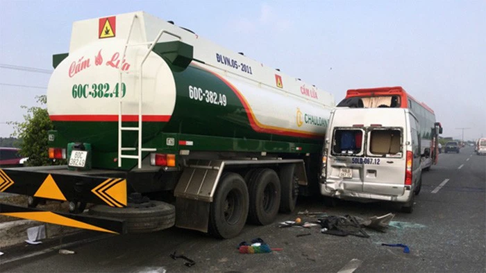 Đốt đồng dẫn đến tai nạn trên đường cao tốc, lỗi của ai? - Ảnh 1.