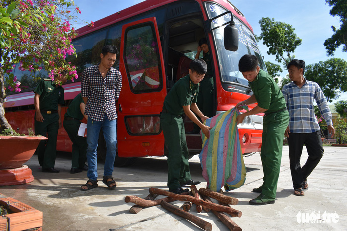 Ngân sách An Giang sẽ bội thu nếu bán đấu giá hàng lậu - Ảnh 2.