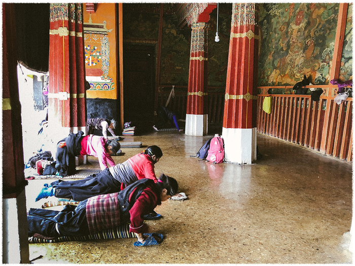 Ấn tượng nghi thức tam bộ ngũ thể nhập địa ở Tây Tạng - Ảnh 5.