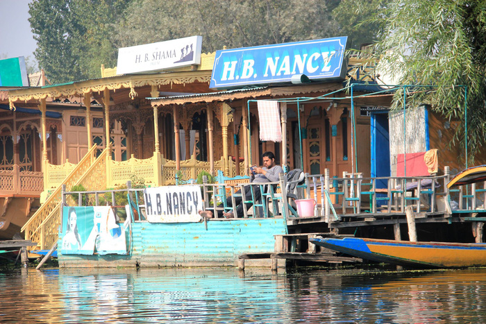 Ở nhà thuyền tại Srinagar - Venice của Ấn Độ - Ảnh 4.