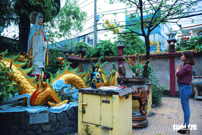 Mùa Phật Đản đi lễ chùa Một Cột tại Sài Gòn - Ảnh 7.