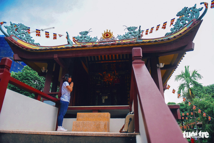 Mùa Phật Đản đi lễ chùa Một Cột tại Sài Gòn - Ảnh 6.
