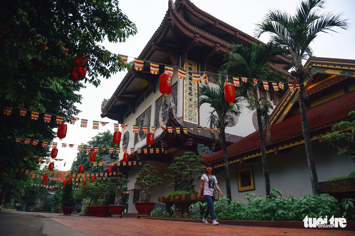 Mùa Phật Đản đi lễ chùa Một Cột tại Sài Gòn - Ảnh 13.