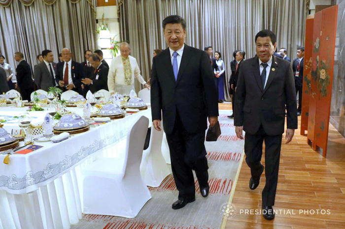 Nghị sĩ Philippines cảnh báo Manila đổi đất trả nợ Bắc Kinh - Ảnh 1.