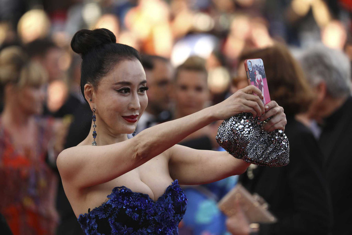 Cannes 2018 ngày đầu tiên qua ảnh: Nỗ lực đề cao phụ nữ - Ảnh 2.