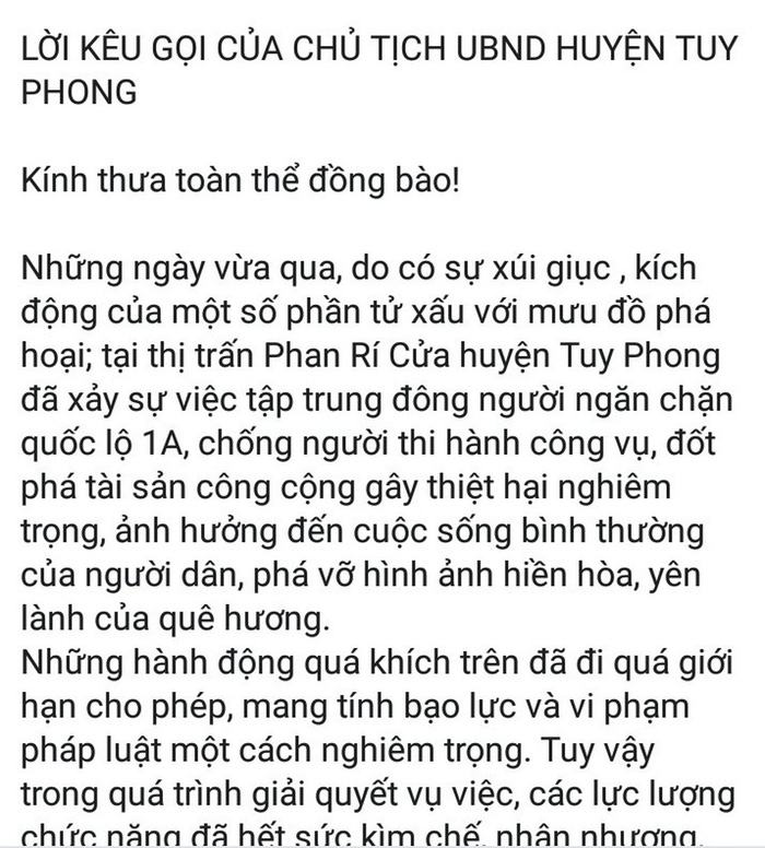 Chủ tịch huyện Tuy Phong dùng Facebook kêu gọi người dân tránh bị xúi giục - Ảnh 1.