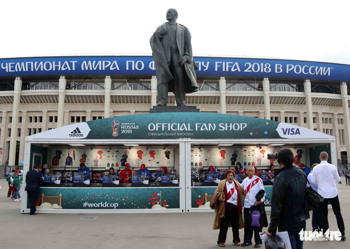 World Cup 2018: Búp bê Matryoshka bán chạy chỉ sau sói Zabivaka  - Ảnh 1.