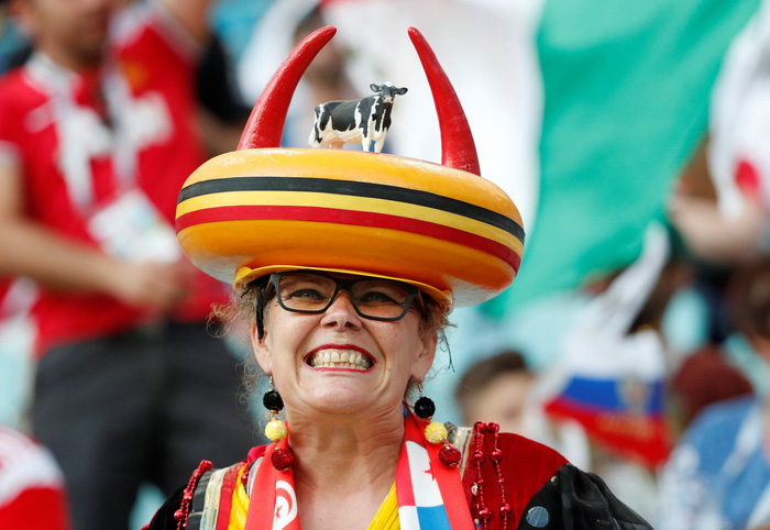 Fan World Cup ấn tượng với khuôn mặt nhiều sắc màu - Ảnh 9.